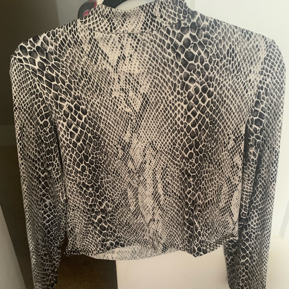 SNAKESKIN CROP TOP